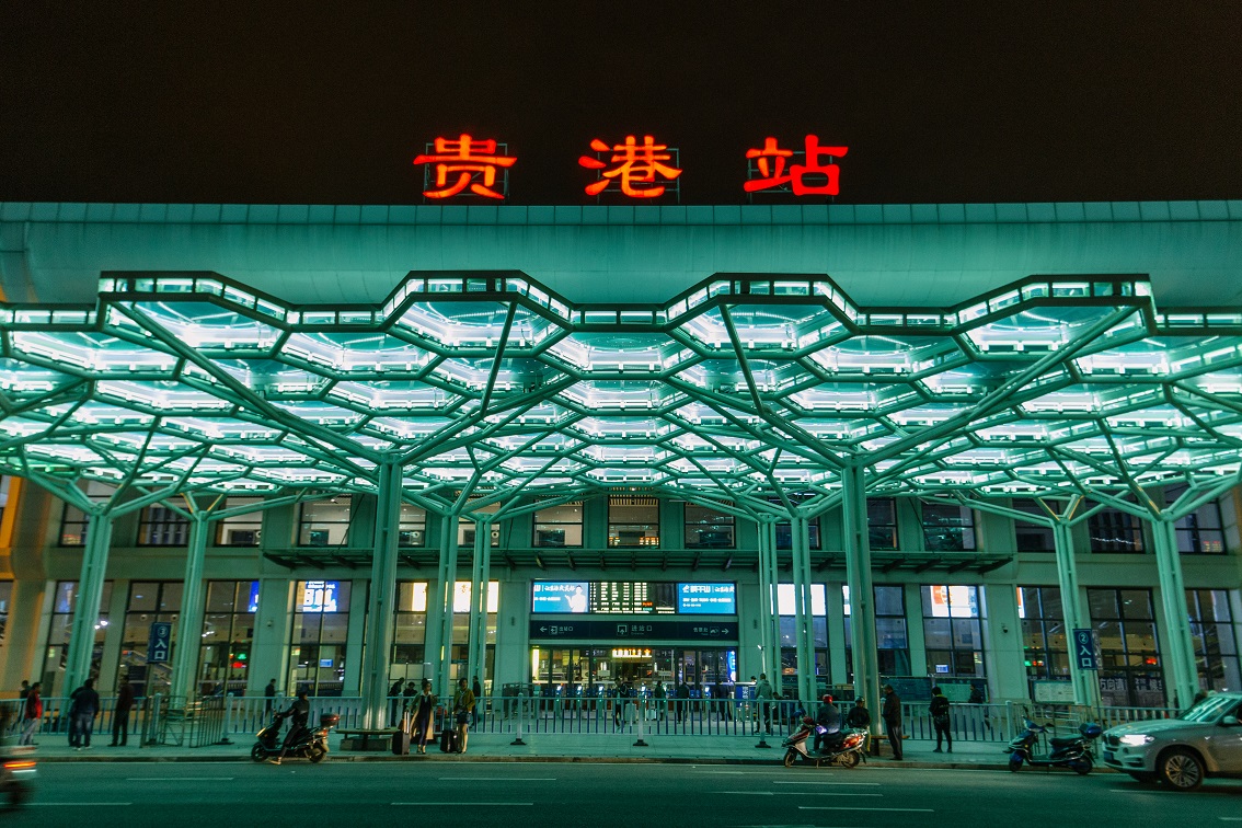 燁興-貴港高鐵站廣場ETFE膜結構雨棚